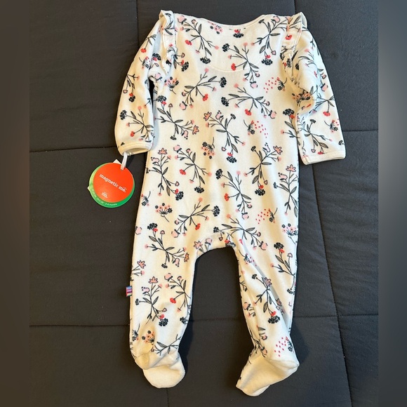NWT Magnetic Me Onesie - Picture 3 of 3